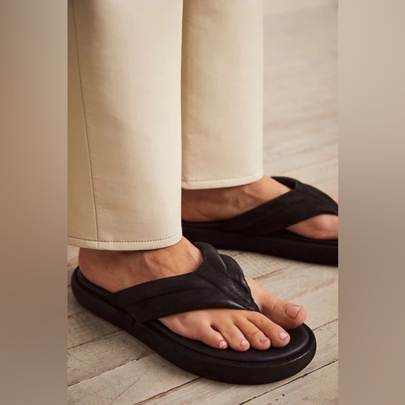 ❤️COPY - Free People Wonderland Thong Sandal - Picture 1 of 11